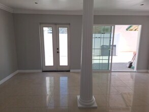 7920 Shoshone Ave in Northridge, CA - Building Photo - Building Photo