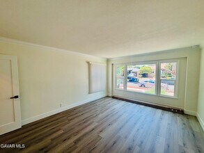 6533 Balcom Ave in Los Angeles, CA - Building Photo - Building Photo
