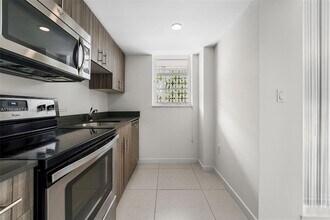910 West Ave, Unit 0217 in Miami Beach, FL - Building Photo - Building Photo