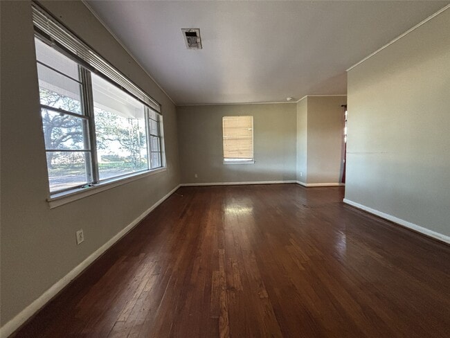 942 TX-60 in East Bernard, TX - Building Photo - Building Photo