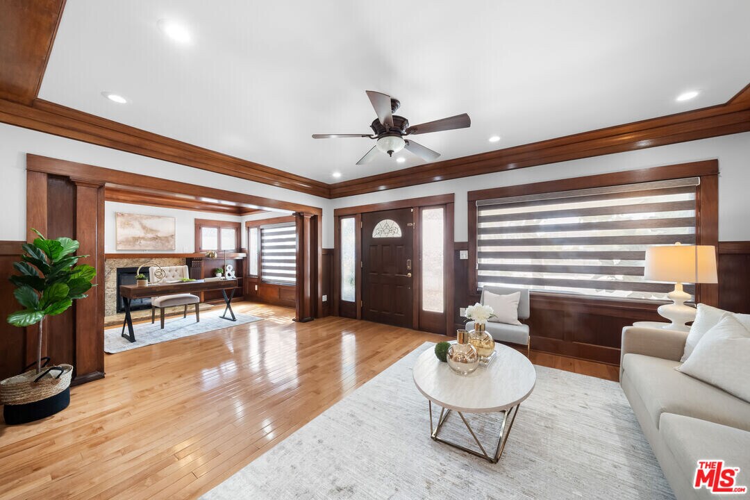 1728 N Van Ness Ave in Los Angeles, CA - Building Photo