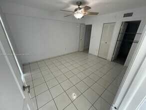 2075 SW 122nd Ave, Unit 405 in Miami, FL - Building Photo - Building Photo