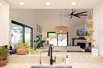 3337 Vivienda Cir in Carlsbad, CA - Building Photo - Building Photo