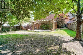 618 Foxcroft Blvd in Newmarket, ON - Building Photo - Building Photo