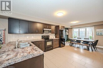 275 Old Huron Rd in Kitchener, ON - Building Photo - Building Photo