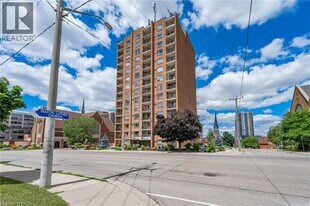 64 Benton St in Kitchener, ON - Building Photo