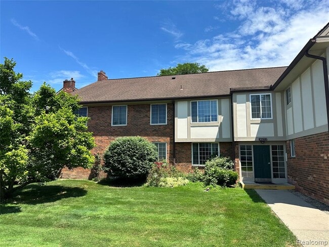property at 30272 Southfield Rd