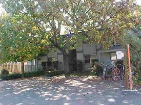 1274 E 1st Ave Apartamentos