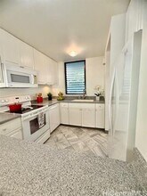 501 Hahaione St in Honolulu, HI - Building Photo - Building Photo