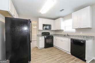 5508 Shirewick Ln in Lithonia, GA - Building Photo - Building Photo