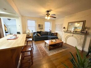 467 Massachusetts Ave, Unit 1 in Boston, MA - Foto de edificio - Building Photo