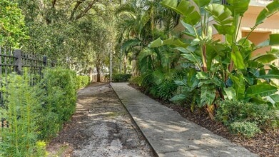 4101 Via Piedra Cir in Sarasota, FL - Building Photo - Building Photo