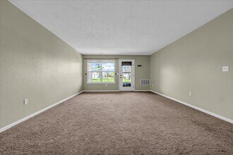 1517 Long Meadow Trl, Unit 248 in Ann Arbor, MI - Foto de edificio - Building Photo