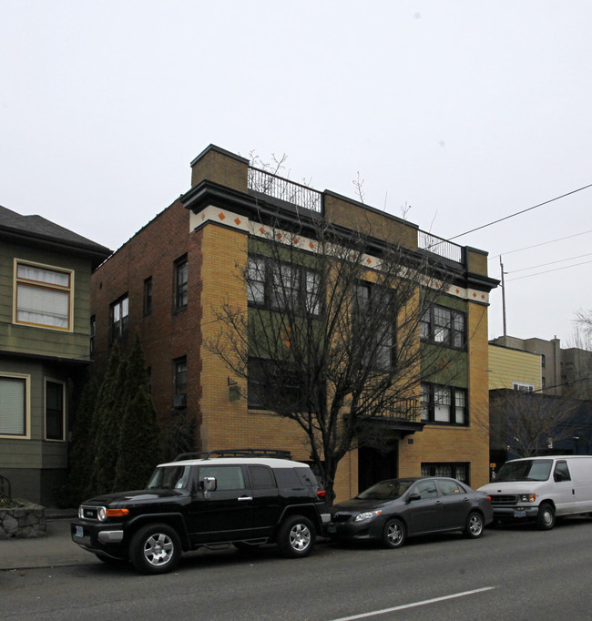 2125 NW Glisan St in Portland, OR - Building Photo - Building Photo