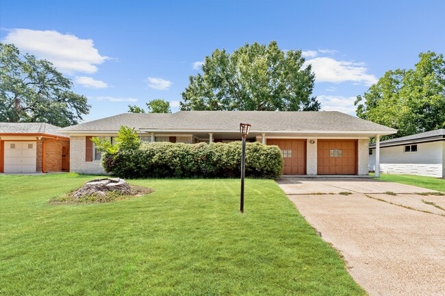 314 Empress Dr