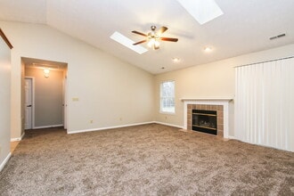 12036 Pepperwood Dr in Indianapolis, IN - Foto de edificio - Building Photo