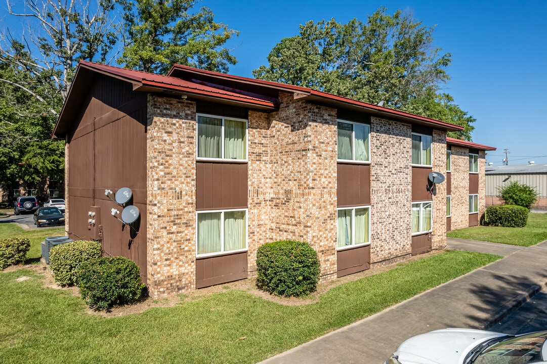 Seasons Apartments in Pine Bluff, AR - Foto de edificio