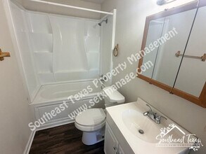 977 Center St in Bridge City, TX - Building Photo - Building Photo