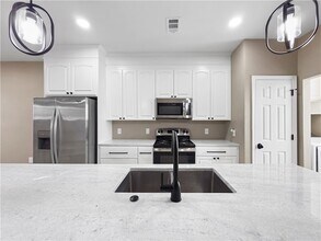 1305 W Villa Maria Rd in Bryan, TX - Building Photo - Building Photo