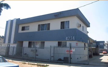 4234 Lockwood Ave in Los Angeles, CA - Foto de edificio - Building Photo