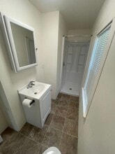 530 Grove St in Lebanon, OR - Foto de edificio - Building Photo