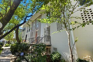 237 G St SW in Washington, DC - Building Photo