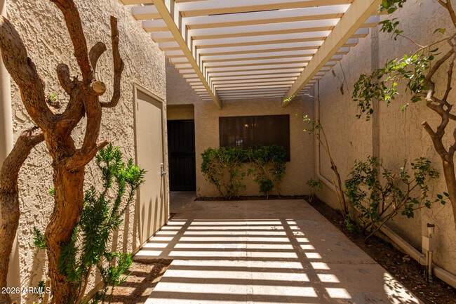 property at 5100 N Miller Rd