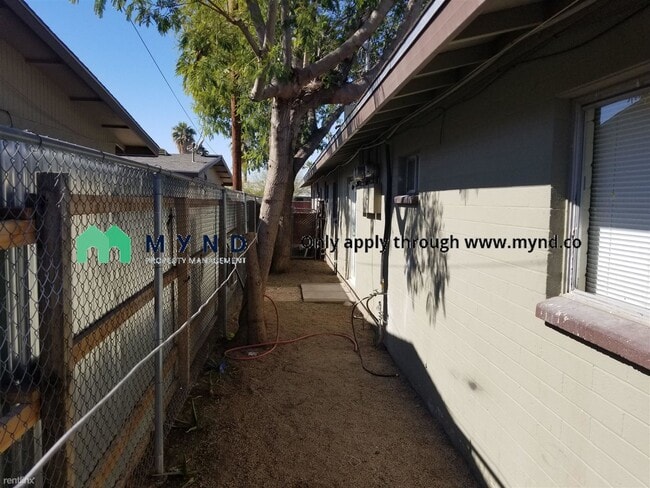 2245 N 29th Pl-Unit -Apt 3 in Phoenix, AZ - Foto de edificio - Building Photo