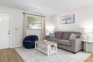 38604 Naomi Ave in Zephyrhills, FL - Building Photo