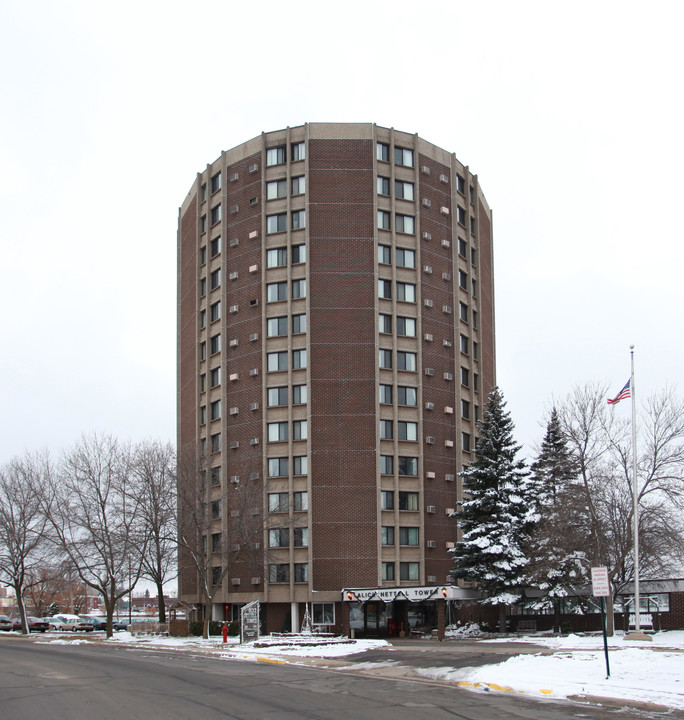 Alice Nettell Towers in Virginia, MN - Foto de edificio