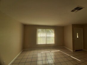 309-311 SE 24th Ave in Cape Coral, FL - Building Photo - Building Photo