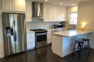 833 Waterloo St in Los Angeles, CA - Building Photo - Building Photo