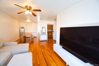 212-72-212-16 16th Ave in Queens, NY - Building Photo - Building Photo