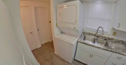 820 Griffith Dr in Manhattan, KS - Building Photo - Building Photo