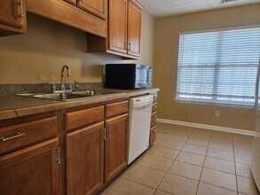 3024 Big Tree Rd in Gainesville, GA - Foto de edificio - Building Photo