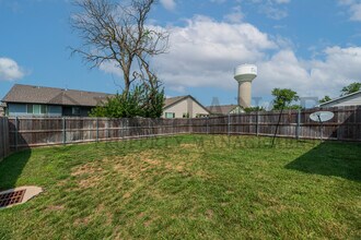 8802 E Chris St in Bel Aire, KS - Building Photo - Building Photo