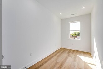 1221 W Lehigh Ave in Philadelphia, PA - Building Photo - Building Photo