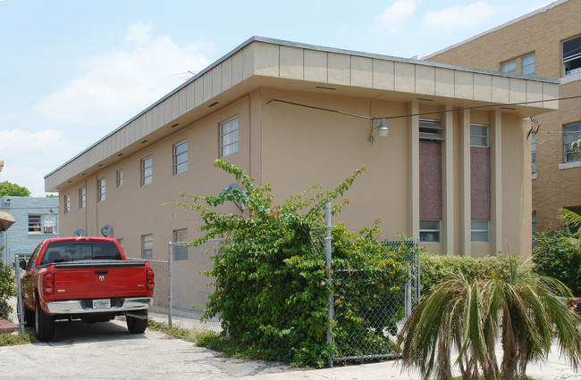 1133 NW 3rd St in Miami, FL - Foto de edificio - Building Photo