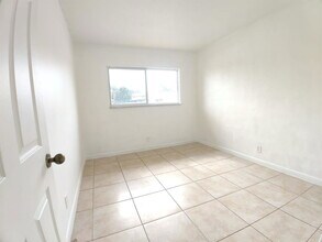 3961 SW 51st St in Fort Lauderdale, FL - Building Photo - Building Photo