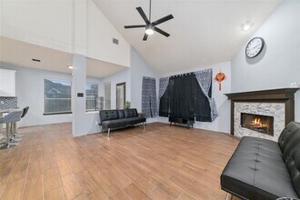 11322 Hillside Glen Trail in Houston, TX - Building Photo - Building Photo