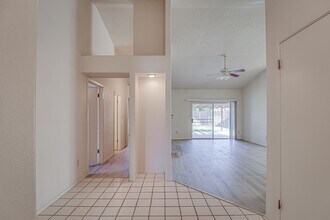 4005 Asino Ave in Bakersfield, CA - Foto de edificio - Building Photo