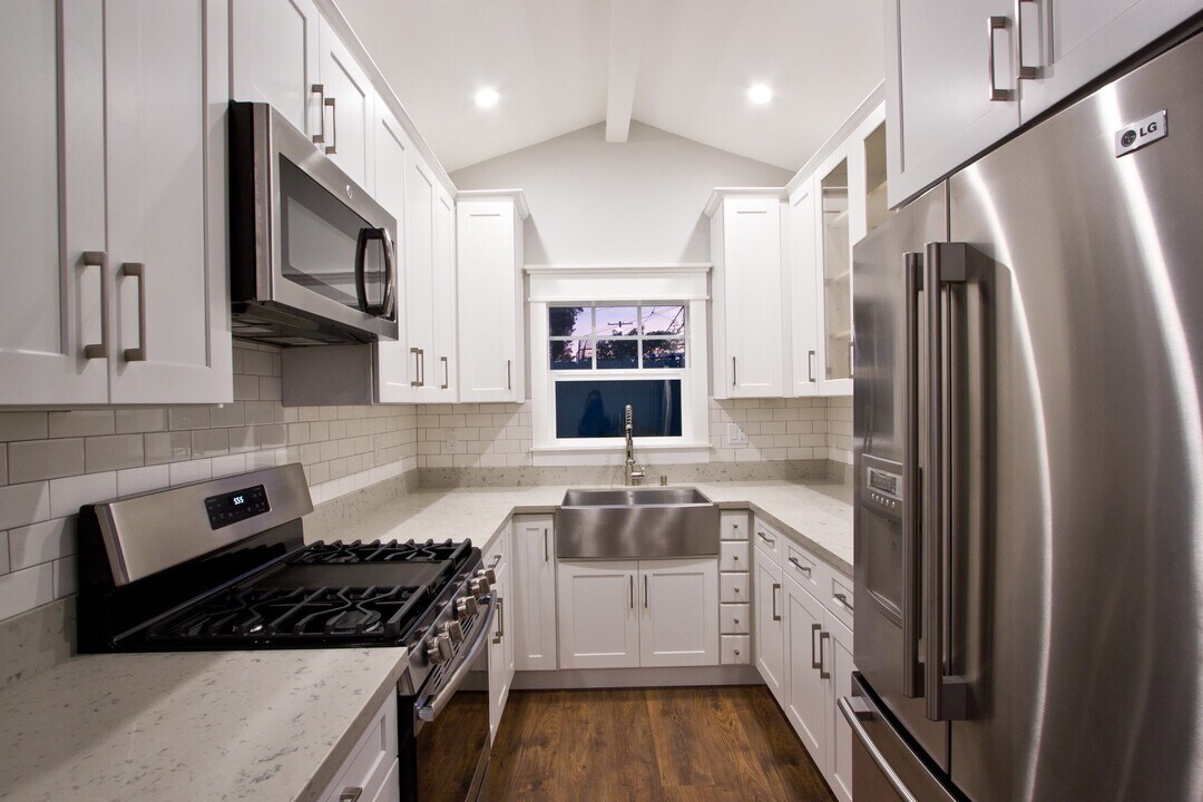 6531 W 84th St in Westchester, CA - Building Photo
