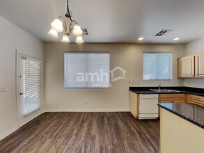 17403 W Langer Ln in Surprise, AZ - Building Photo - Building Photo