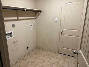 21126 Kirkland Woods Dr in Houston, TX - Foto de edificio - Building Photo