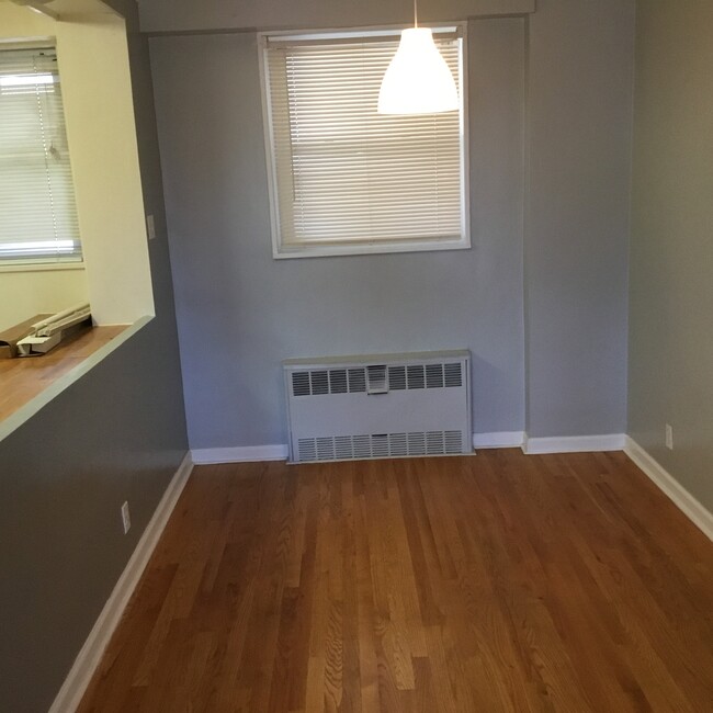 444 Bedford St, Unit 7E Bedford Towers in Stamford, CT - Building Photo - Building Photo