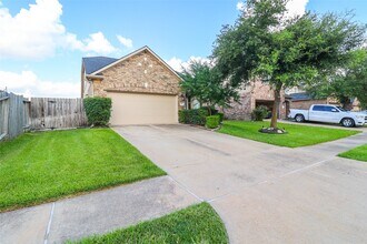 7438 Tonsley Springs Dr in Cypress, TX - Foto de edificio - Building Photo