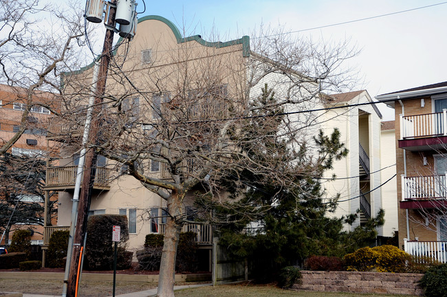 309 Sunset Ave in Asbury Park, NJ - Building Photo - Building Photo