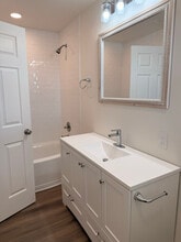 140 Village Dr in Kerrville, TX - Foto de edificio - Building Photo