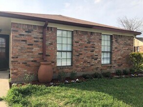 5802 Falconcrest Dr in Arlington, TX - Building Photo - Building Photo