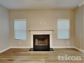 452 Shady Glen in Dallas, GA - Foto de edificio - Building Photo